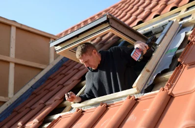 Pose de fenêtres de toit Velux à Lasalle